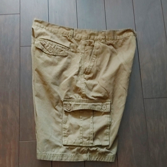 Mens Khaki Cargo Shorts - Picture 3 of 5